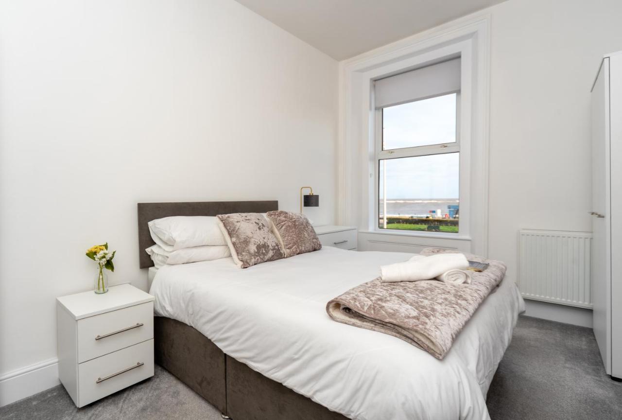 Sea Views Stunning 2 Bedroom Apartment # Lowestoft Exterior photo