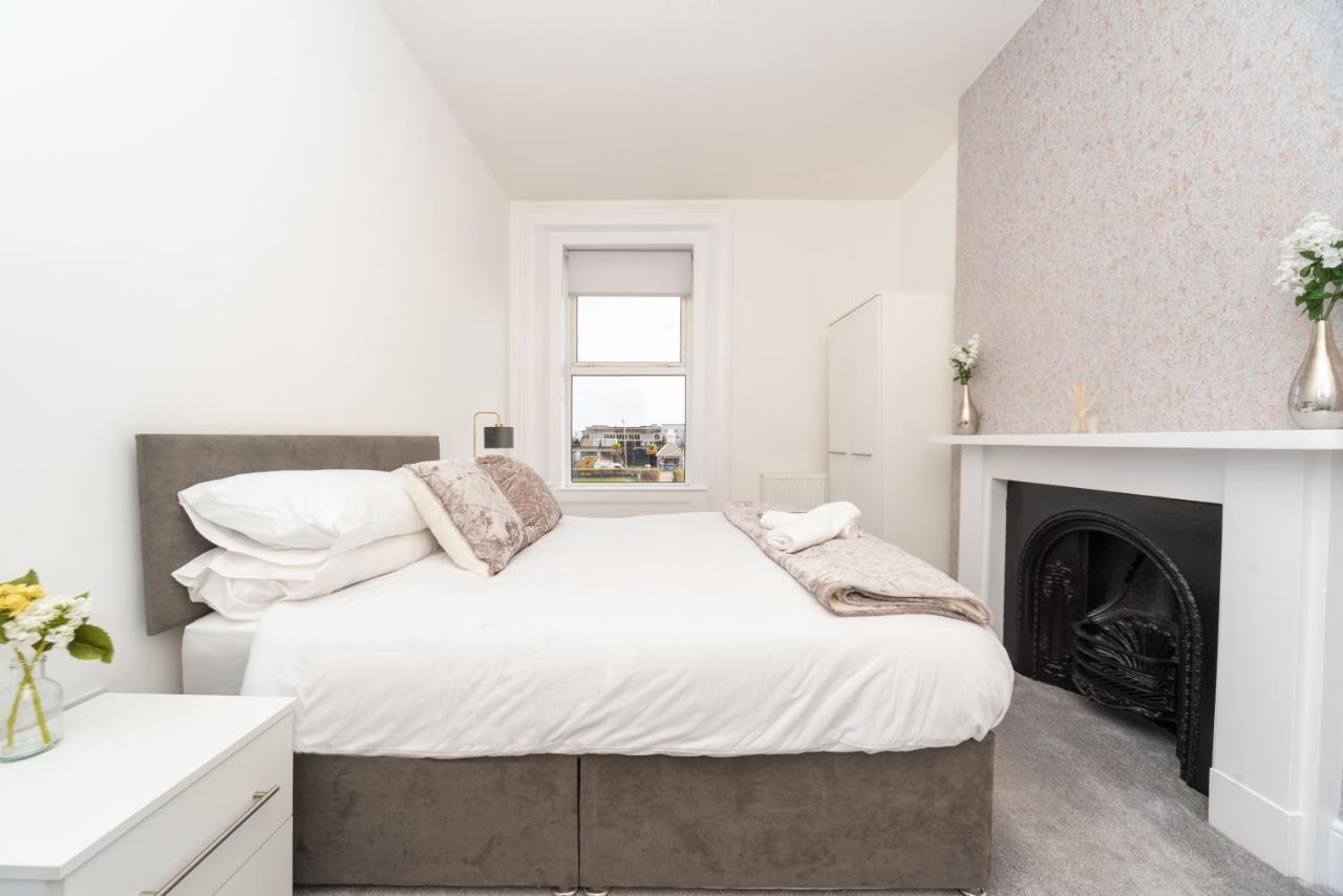 Sea Views Stunning 2 Bedroom Apartment # Lowestoft Exterior photo