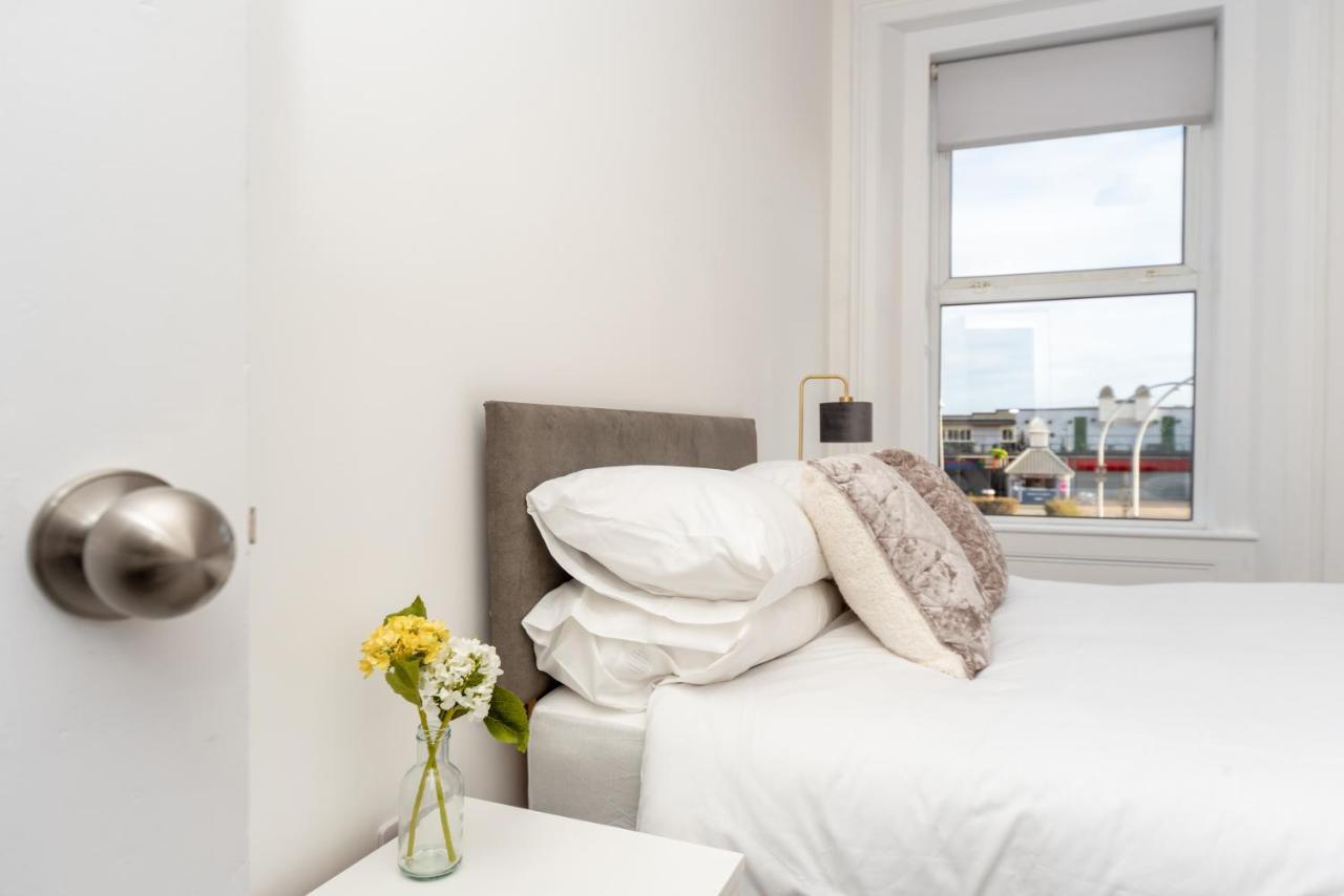Sea Views Stunning 2 Bedroom Apartment # Lowestoft Exterior photo